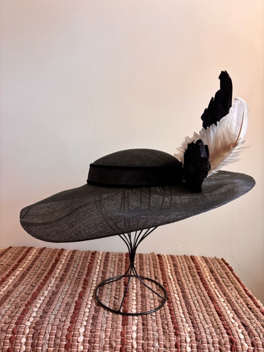 John Boyd London Vintage Black Kentucky Derby Style Fascinator Hat with Feathers - Picture 4 of 10
